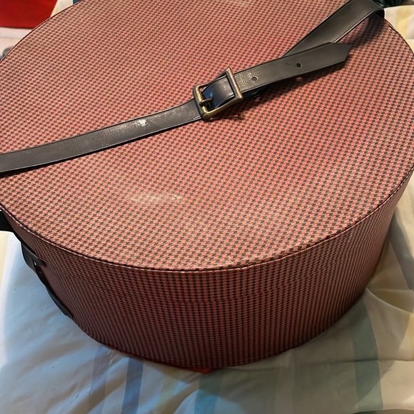 Vintage Cardboard Hatbox - Picture 3 of 4